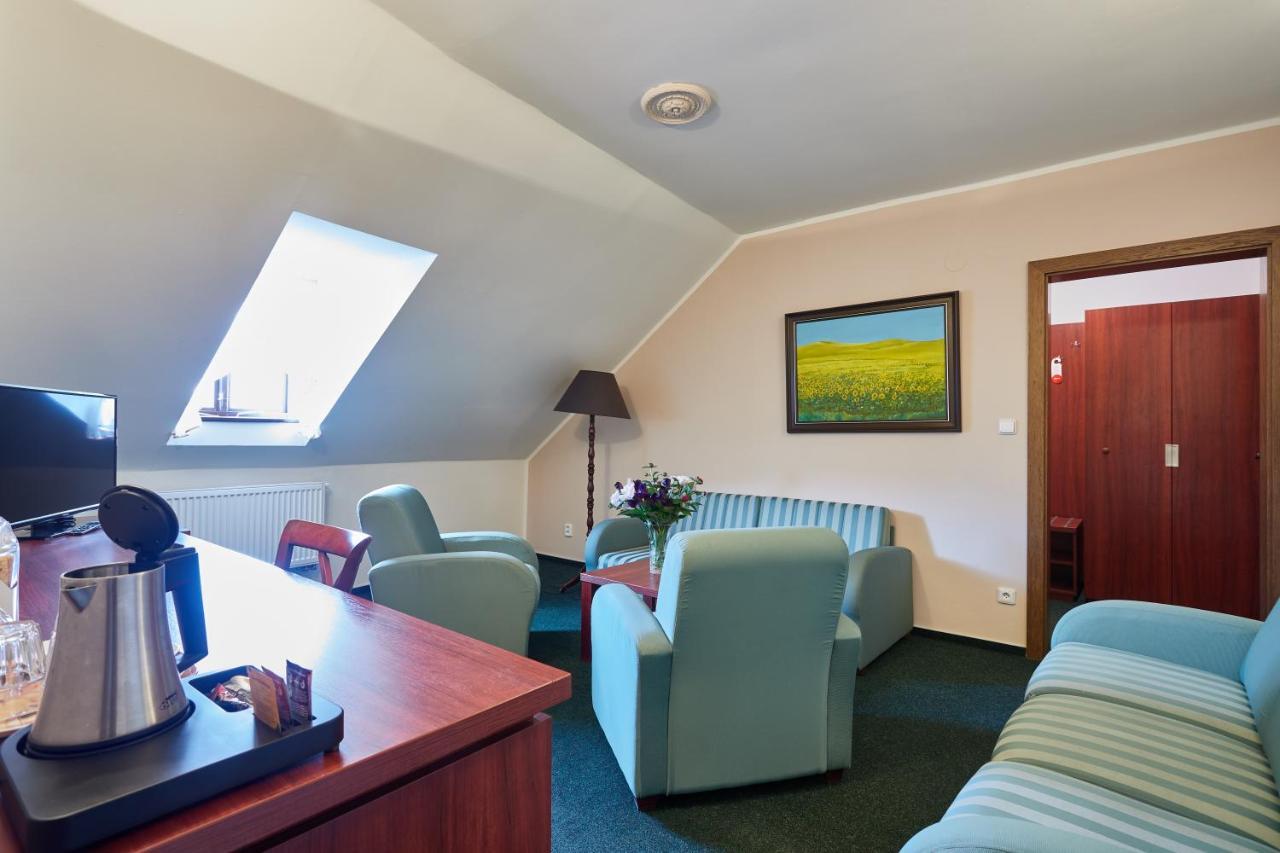 Vivaldi Apartments Микулов Экстерьер фото