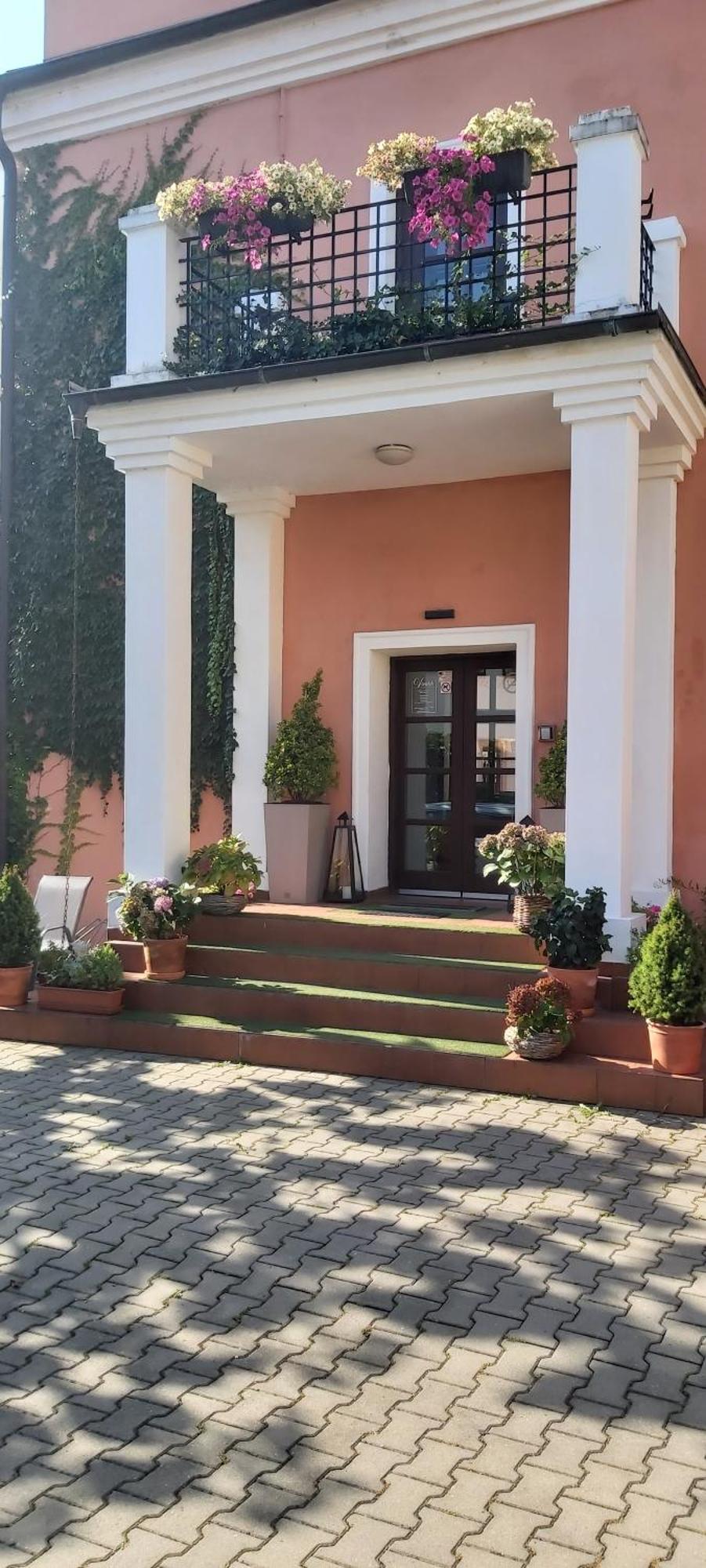 Vivaldi Apartments Микулов Экстерьер фото