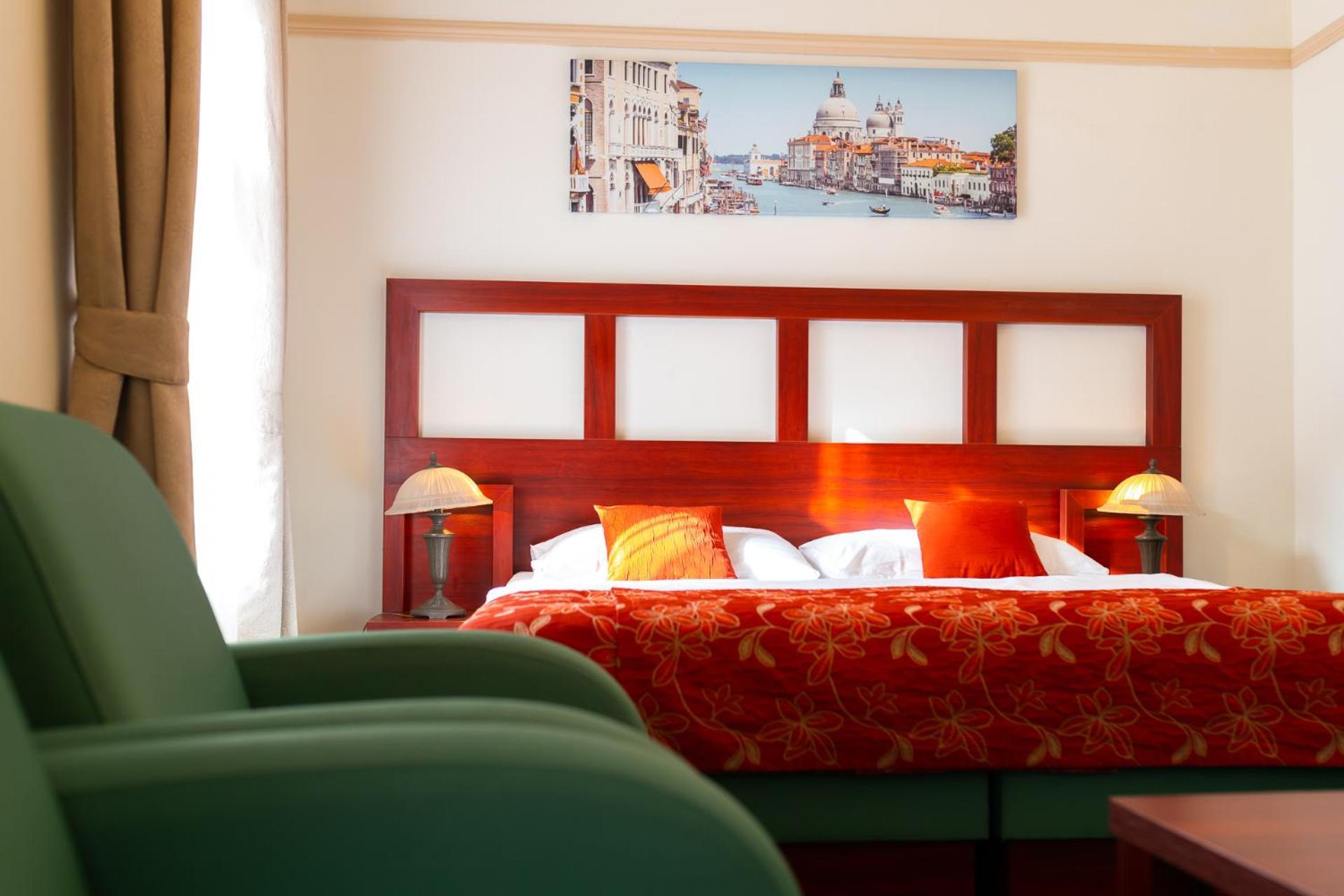 Vivaldi Apartments Микулов Экстерьер фото